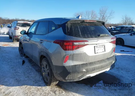 2023 Kia Seltos Lx z USA, uszkodzony, nr VIN KNDEPCAA9P7363439